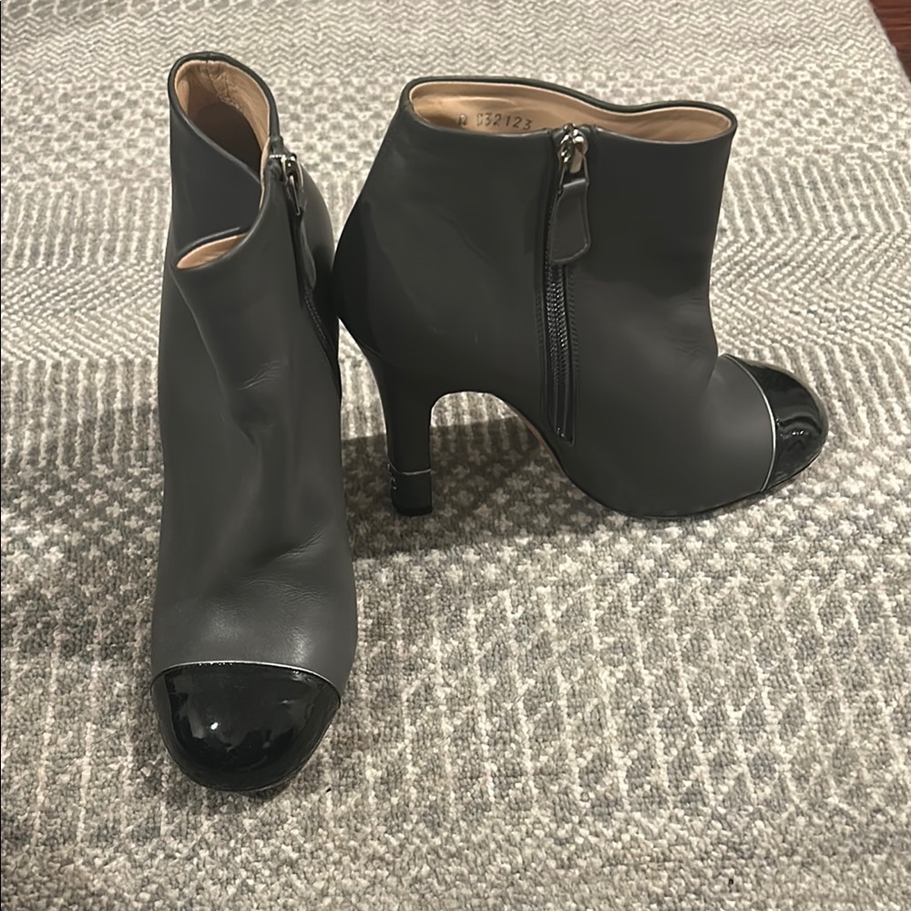 Stylish Chanel shoes with gorgeous detail